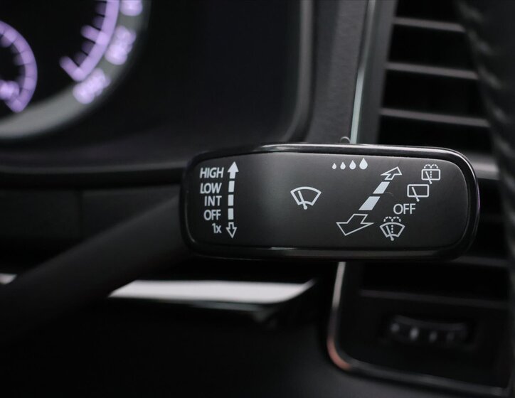 Škoda Karoq SUV 1,5 l 110 kw