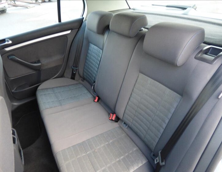 Volkswagen Golf Hatchback 1,6 l 75 kw