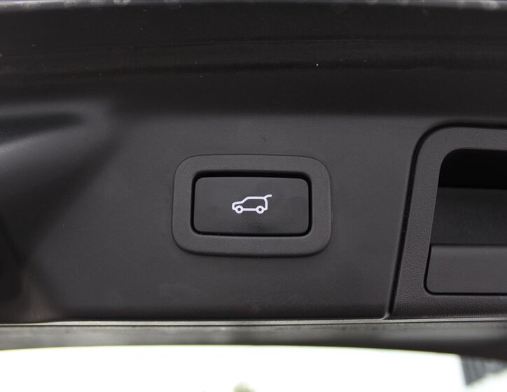 Land Rover Range Rover Velar SUV / Terénní 3,0 l 221 kw