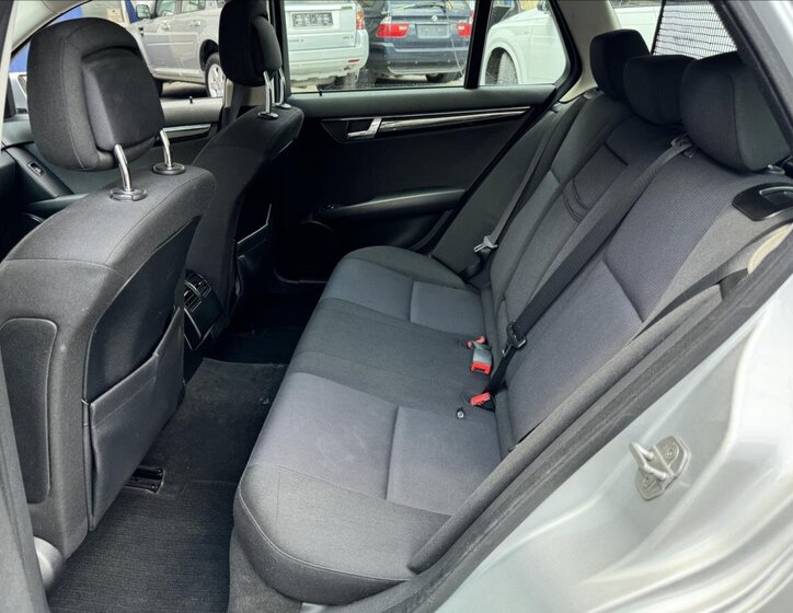 Mercedes-Benz Třídy C Kombi 2,1 l 100 kw