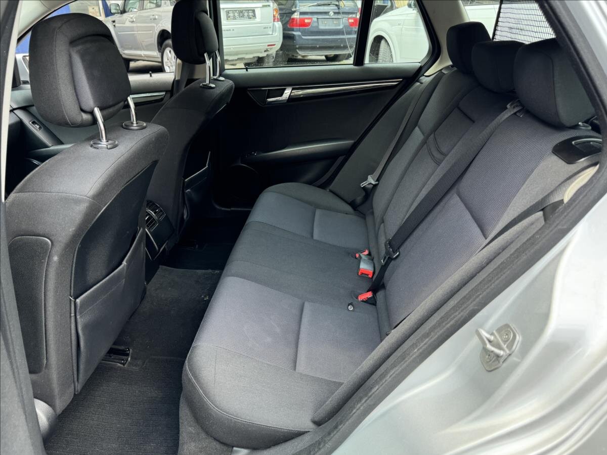 Mercedes-Benz Třídy C Kombi 2,1 l 100 kw