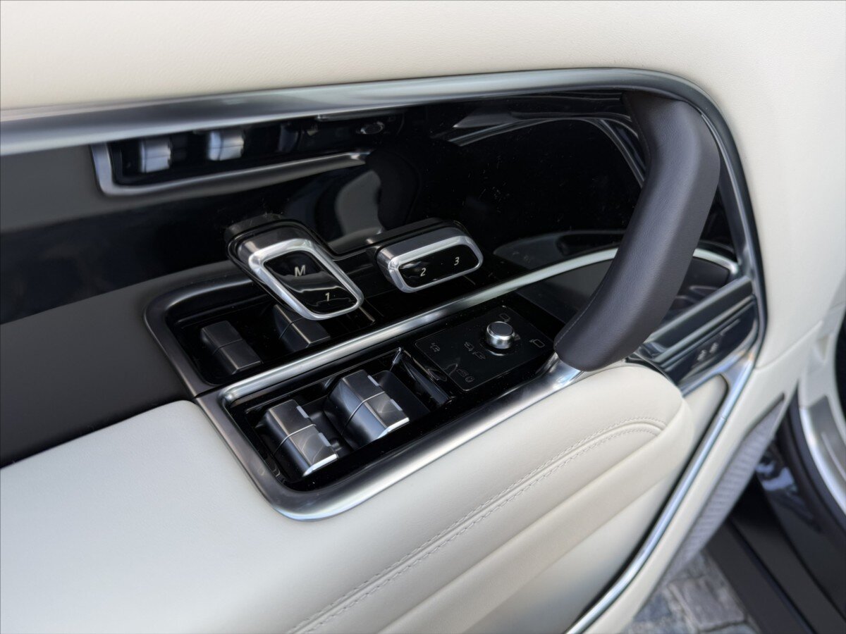 Land Rover Range Rover SUV / Terénní 4,4 l 390 kw