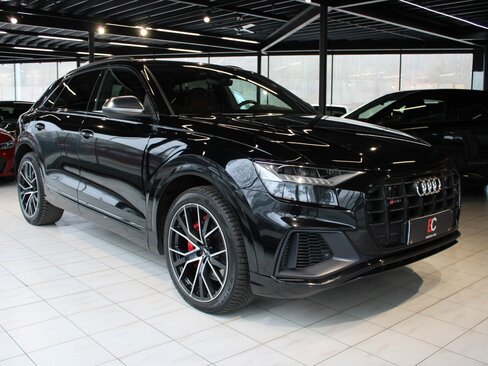 Audi SQ8 SUV / Terénní 4,0 l 320 kw