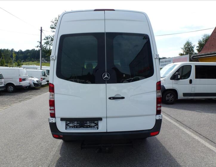 Mercedes-Benz Sprinter 10