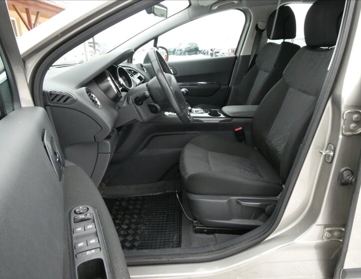 Peugeot 3008 SUV 1,6 l 82 kw