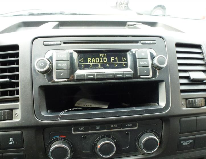 Volkswagen Caravelle 36