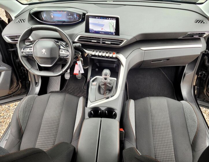 Peugeot 3008 SUV / Terénní 1,5 l 96 kw