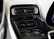 Mercedes-Benz Ostatní Sedan / Limuzína 6,0 l 450 kw