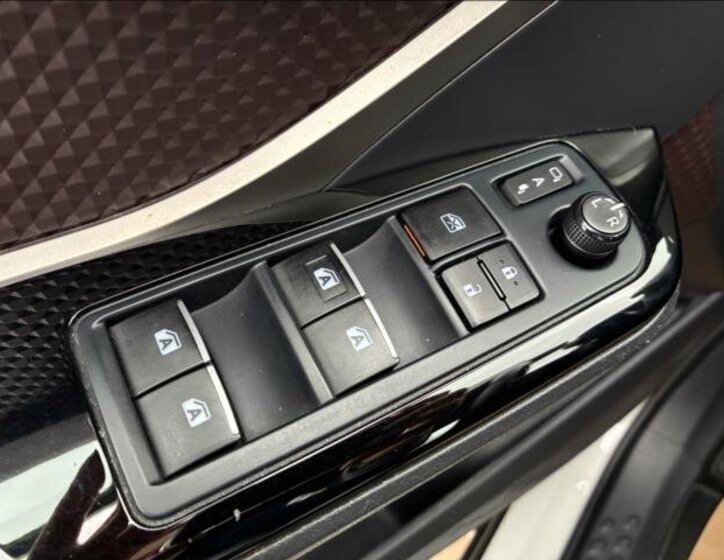 Toyota C-HR SUV 1,2 l 85 kw