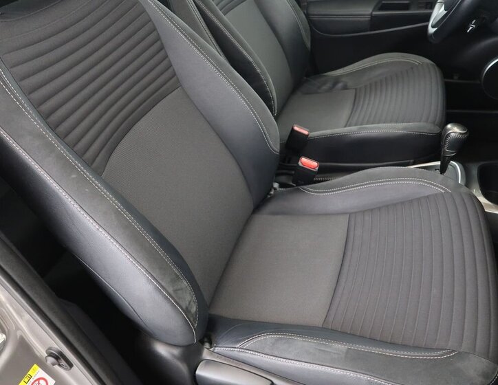 Toyota Yaris Hatchback 1,5 l 54 kw