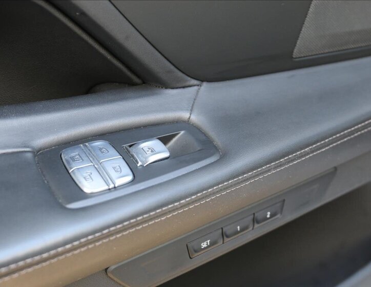 BMW Řada 7 Sedan / Limuzína 3,0 l 294 kw