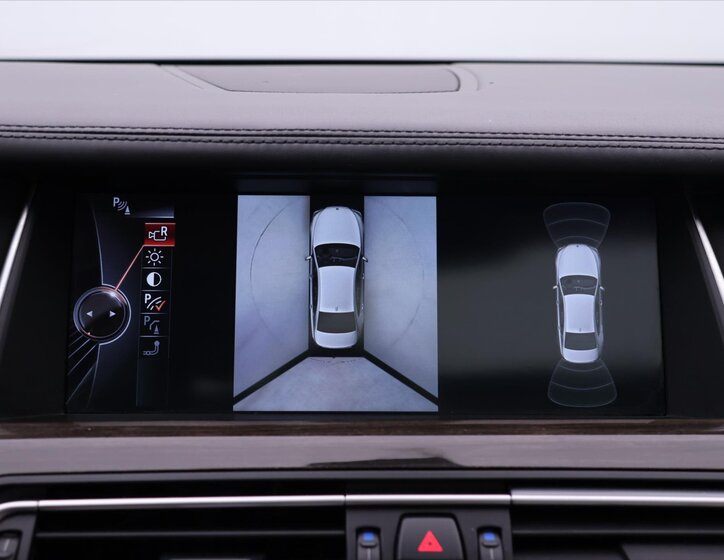 BMW Řada 7 Sedan 3,0 l 190 kw