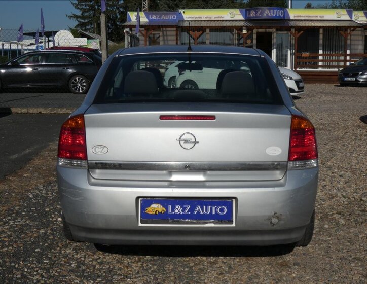 Opel Vectra Sedan / Limuzína 2,2 l 108 kw