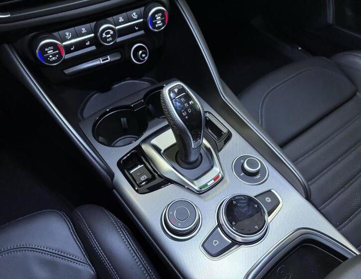 Alfa Romeo Giulia 15