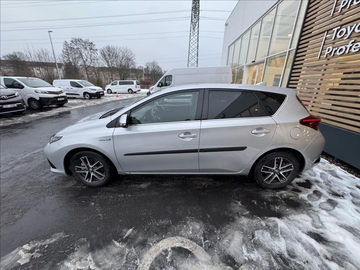 Toyota Auris Hatchback 1,8 l 73 kw