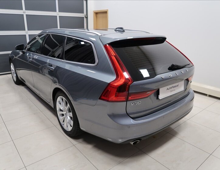 Volvo V90 6