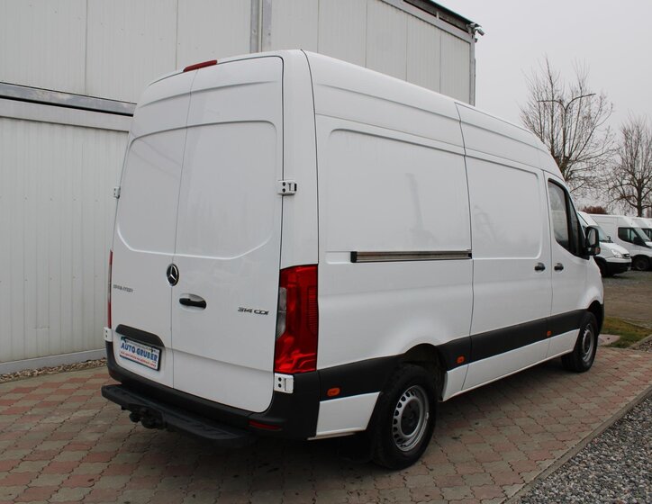 Mercedes-Benz Sprinter 4