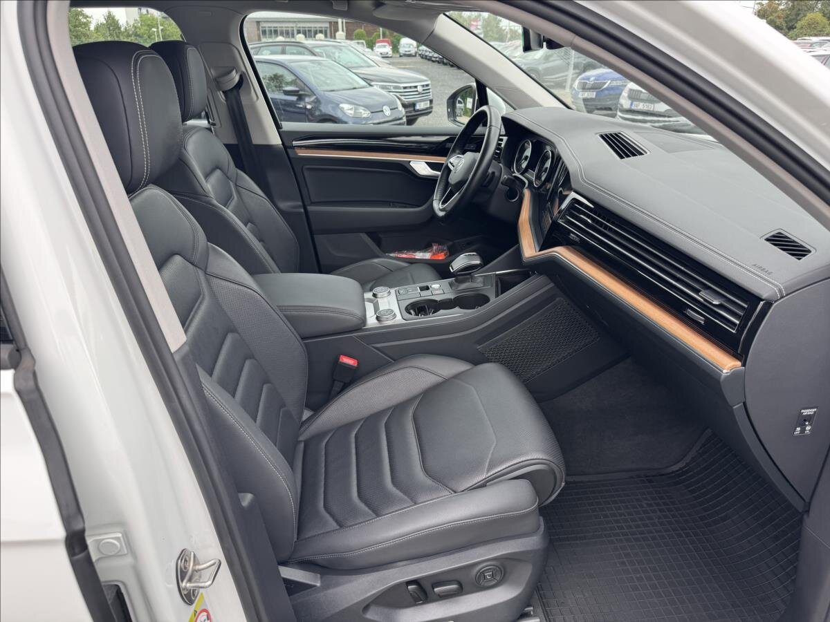 Volkswagen Touareg SUV / Terénní 3,0 l 170 kw