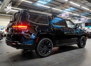 Jeep Grand Wagoneer 8