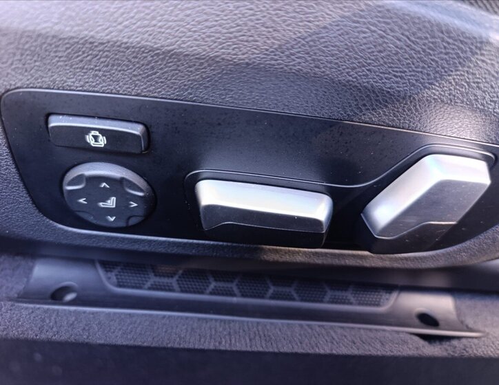 BMW Řada 8 Kupé 4,4 l 390 kw