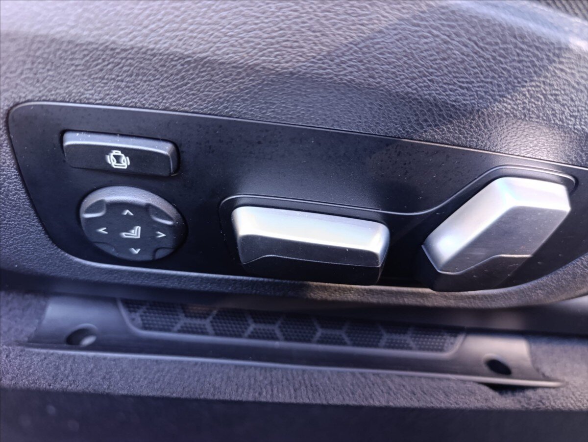 BMW Řada 8 Kupé 4,4 l 390 kw