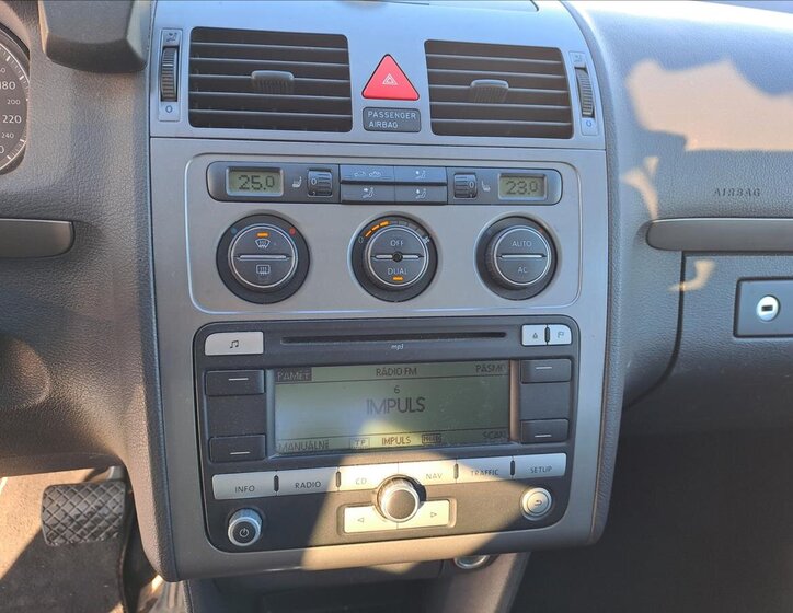 Volkswagen Touran 12