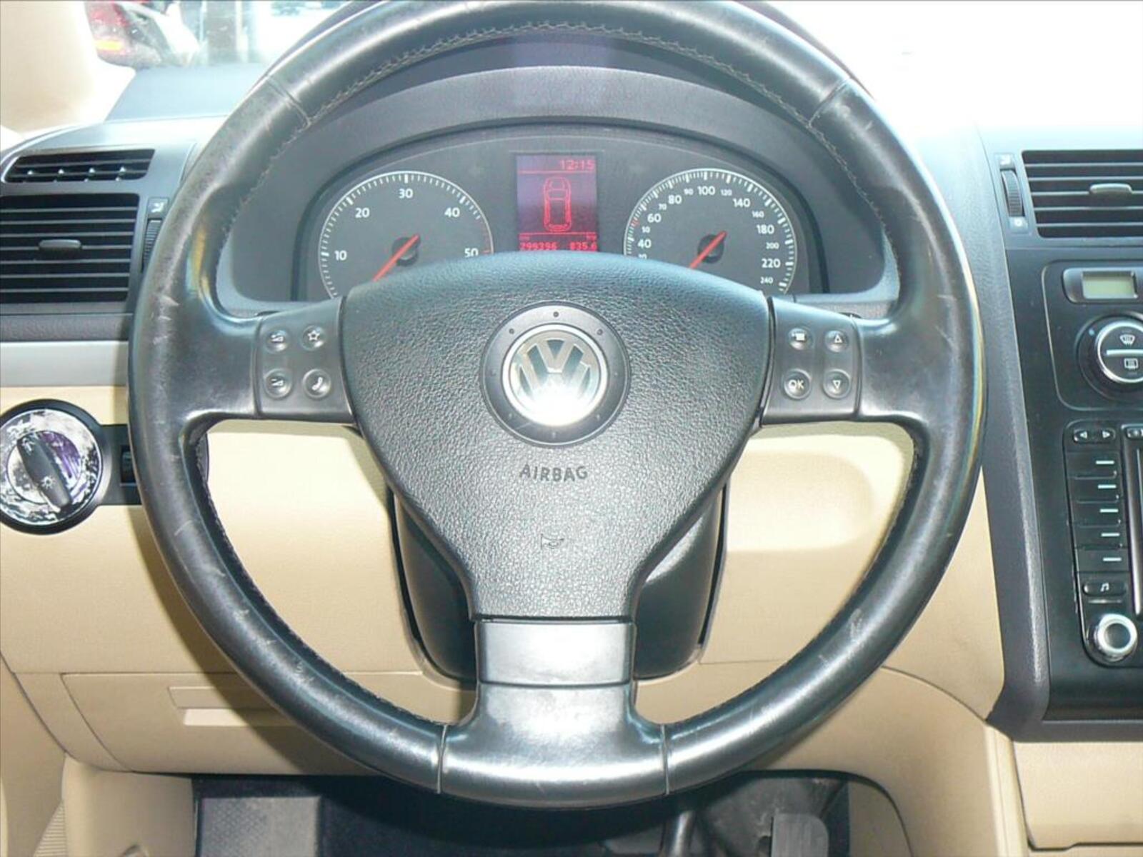 Volkswagen Touran 11