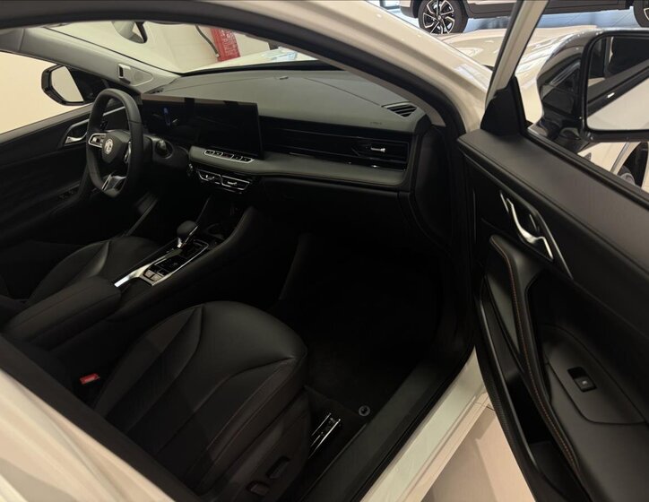 MG HS SUV 1,5 l 165 kw