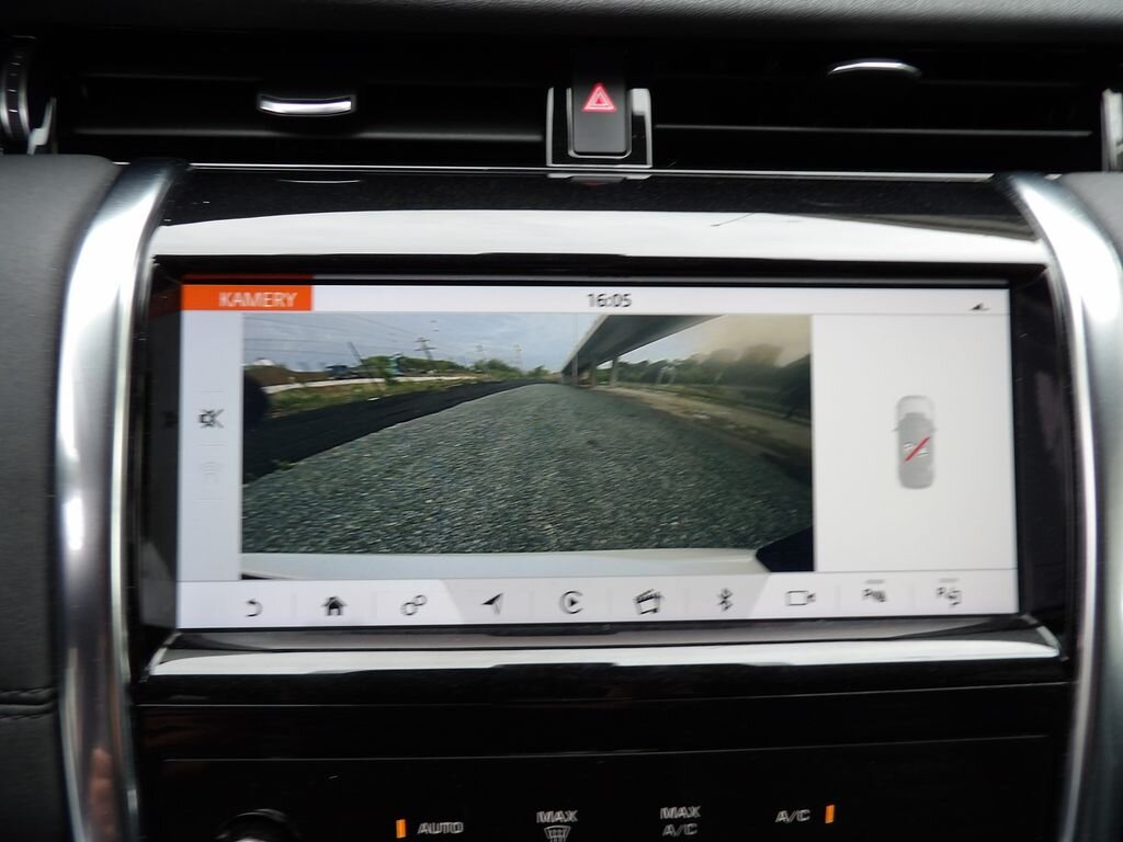 Land Rover Discovery Sport SUV / Terénní 2,0 l 110 kw
