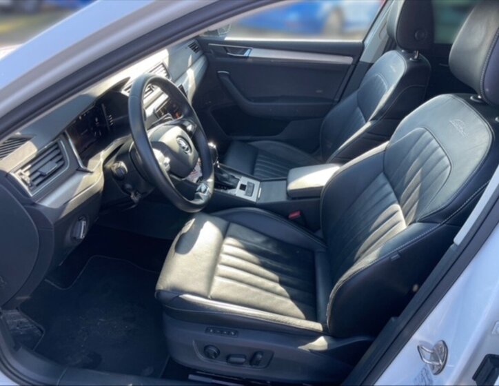 Škoda Superb Sedan / Limuzína 2,0 l 206 kw