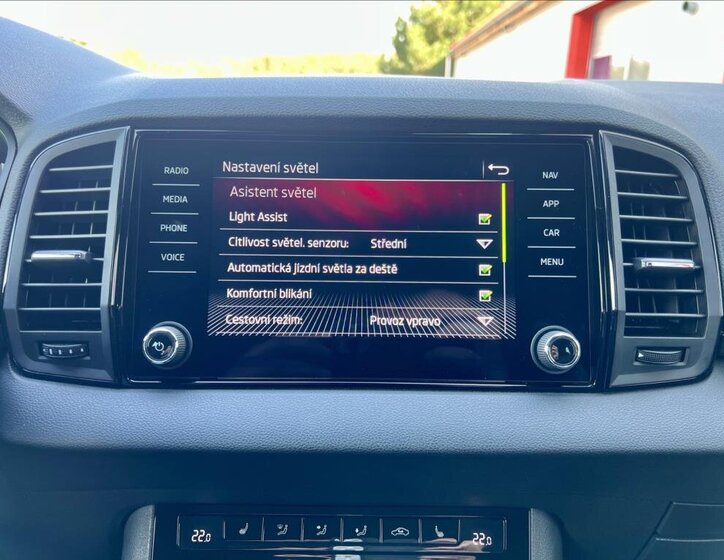 Škoda Karoq SUV / Terénní 2,0 l 140 kw