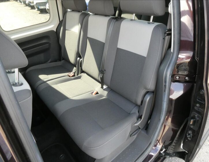 Volkswagen Caddy Kombi 1,6 l 75 kw