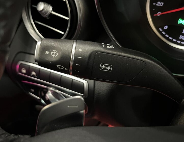 Mercedes-Benz Třídy C Sedan / Limuzína 2,0 l 143 kw