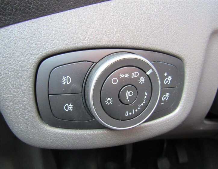 Ford Tourneo Connect Kombi 1,5 l 88 kw