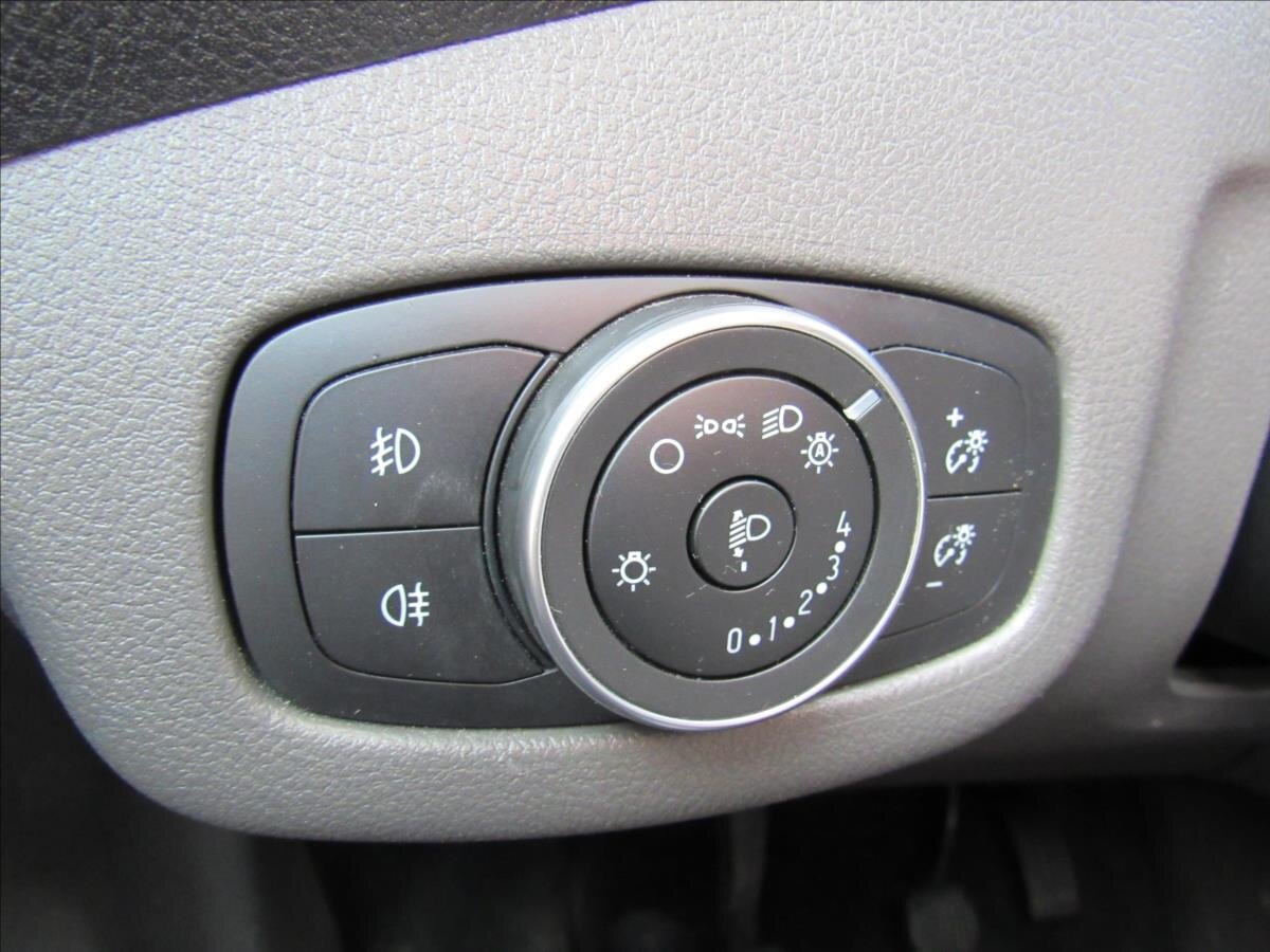 Ford Tourneo Connect Kombi 1,5 l 88 kw