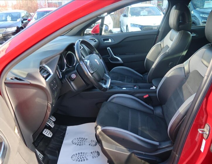 DS Automobiles DS4 12