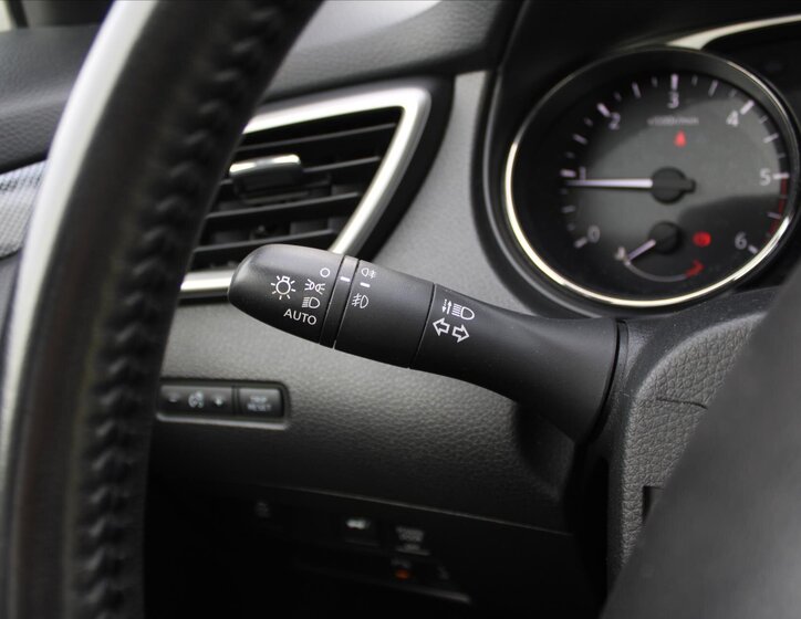 Nissan X-Trail SUV 1,6 l 96 kw