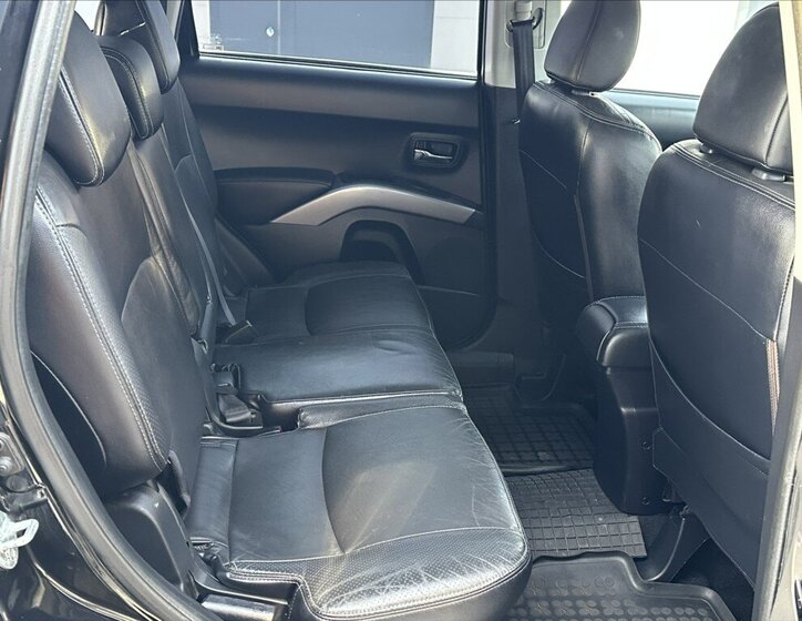 Mitsubishi Outlander 16