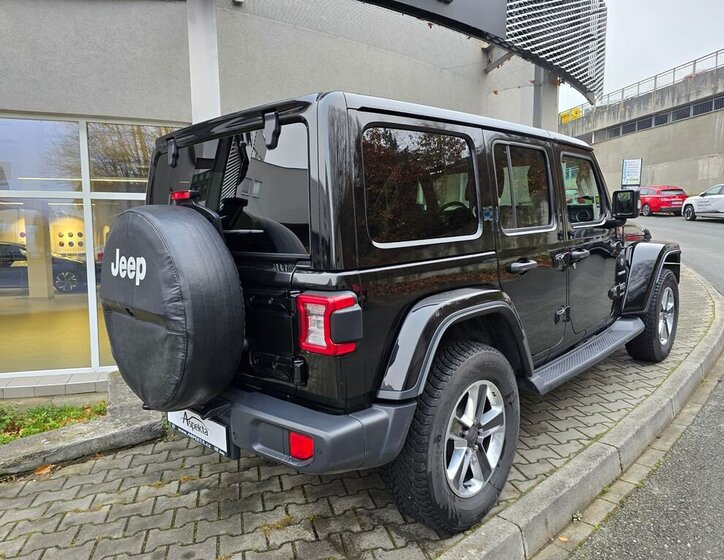 Jeep Wrangler 5