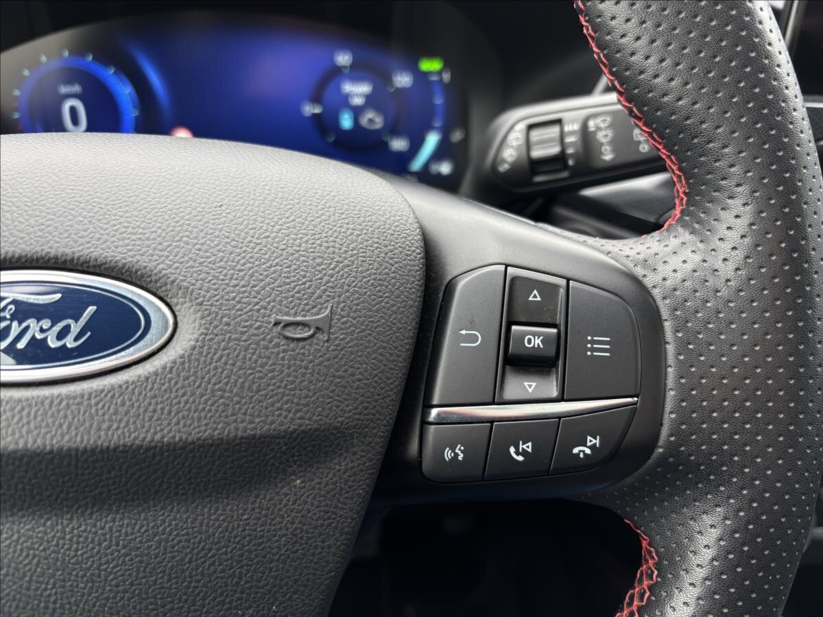 Ford Kuga SUV / Terénní 2,5 l 140 kw