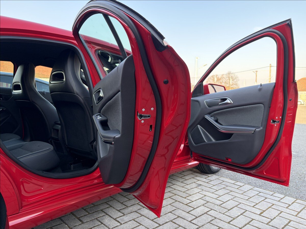 Mercedes-Benz Třídy A Hatchback 1,6 l 90 kw