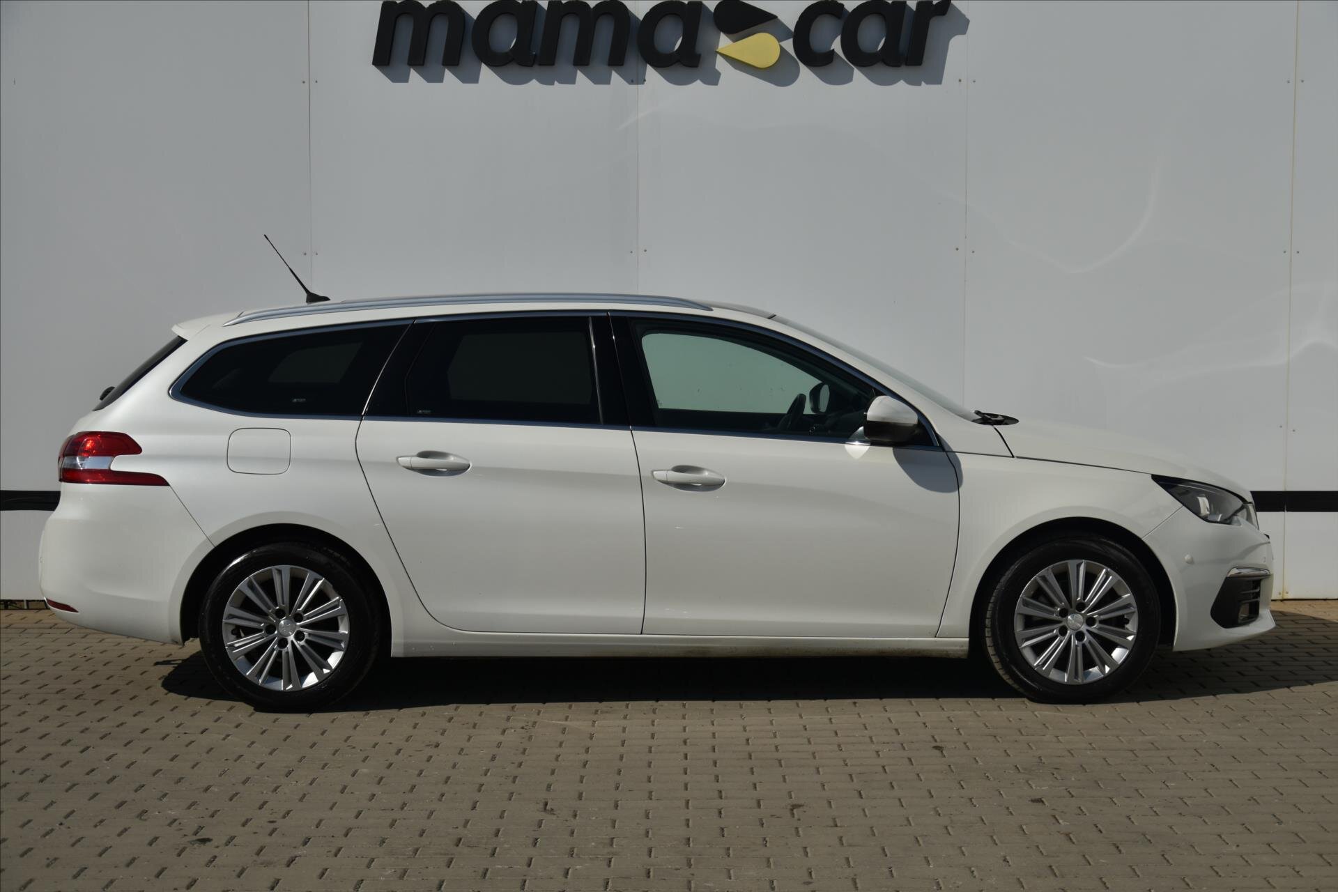 Peugeot 308 Kombi 1,5 l 96 kw