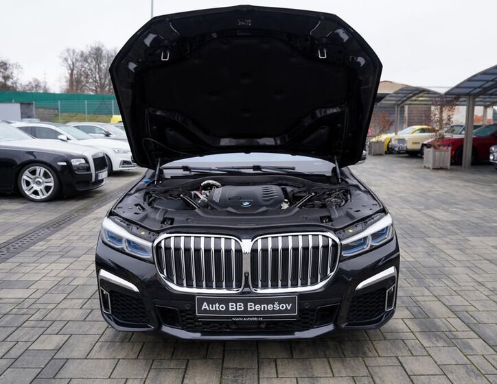 BMW Řada 7 Sedan 3,0 l 250 kw