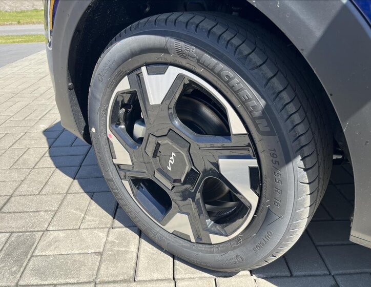 KIA Stonic SUV / Terénní 998,0 74 kw