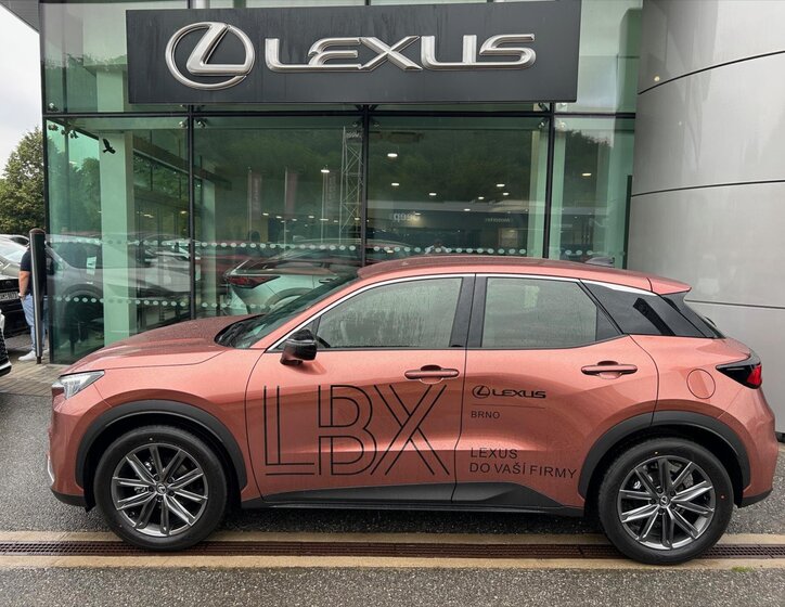 Lexus LBX 2