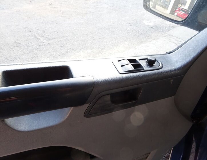 Volkswagen Transporter Skříň 2,5 l 96 kw