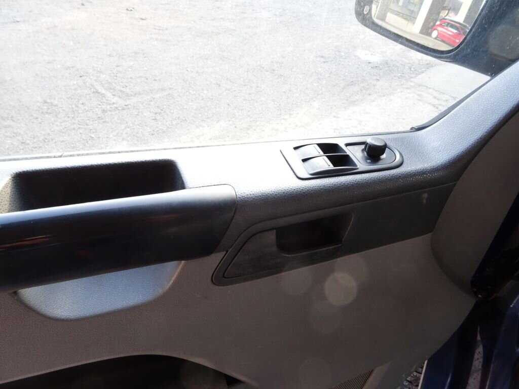 Volkswagen Transporter Skříň 2,5 l 96 kw