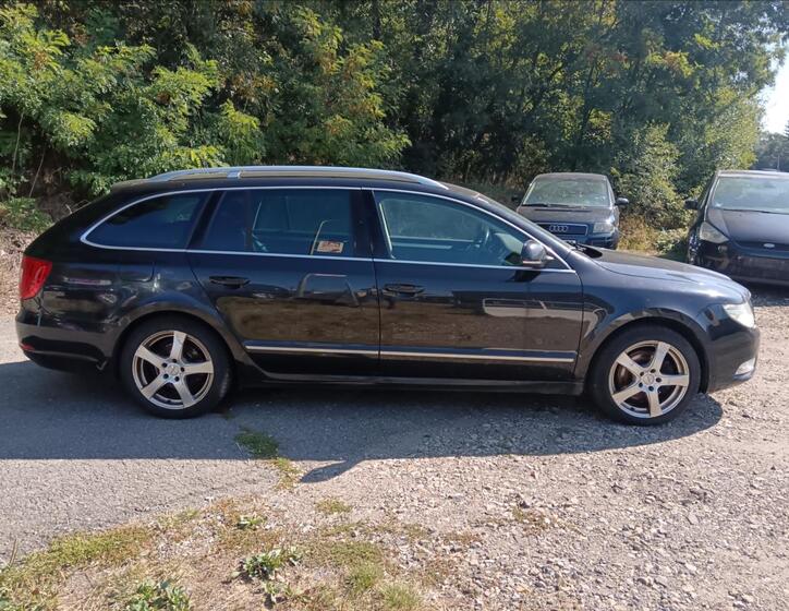 Škoda Superb 12