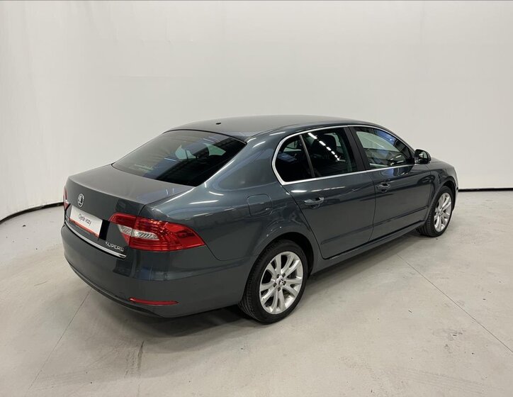 Škoda Superb Liftback 2,0 l 103 kw