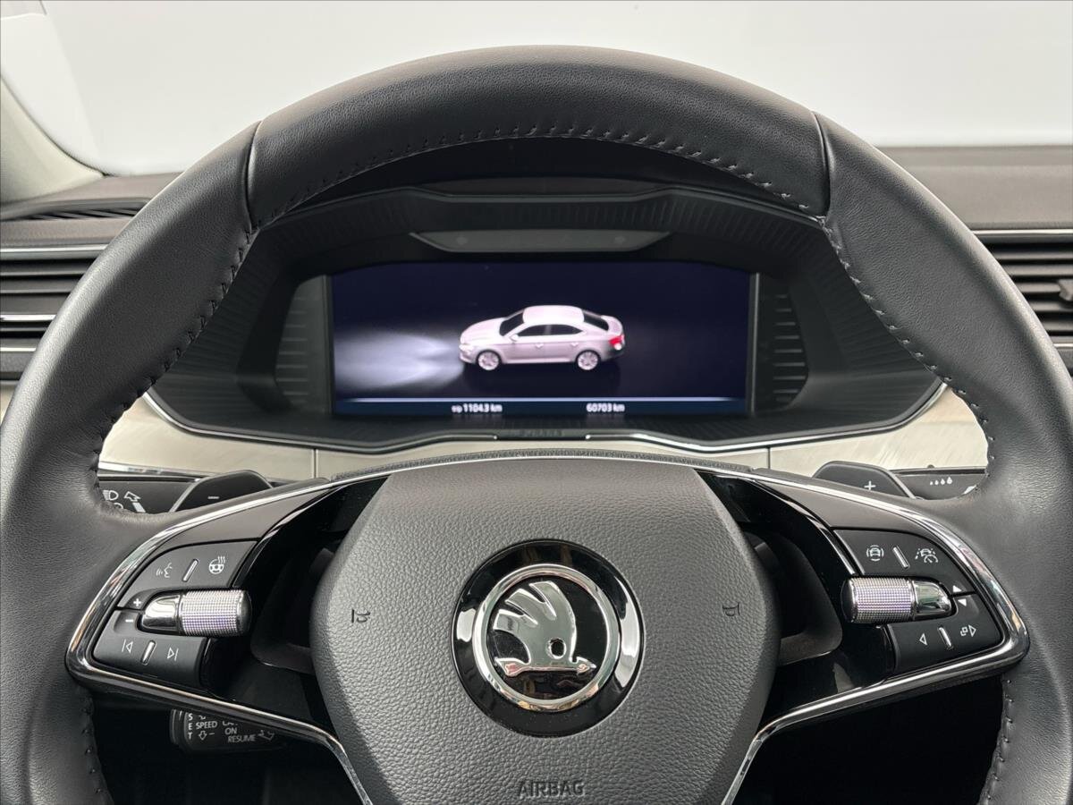 Škoda Superb Sedan / Limuzína 1,4 l 160 kw